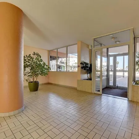 Apartment Location Saint-cyprien Avec Parking *