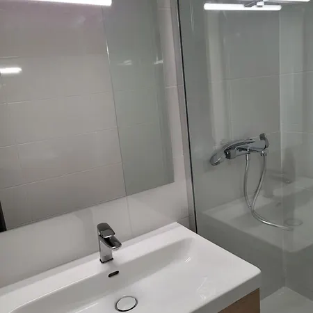 Location Saint-cyprien Avec Parking Apartment *