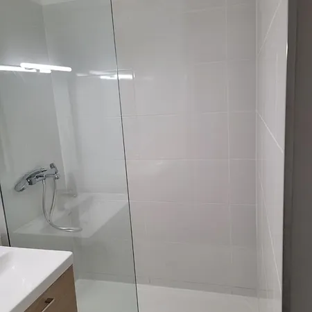 Location Saint-cyprien Avec Parking Apartment *